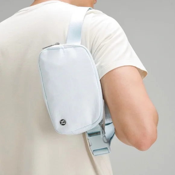 Brand New Lululemon Everywhere Belt Bag in Sky Blue - Picture 11 of 13
